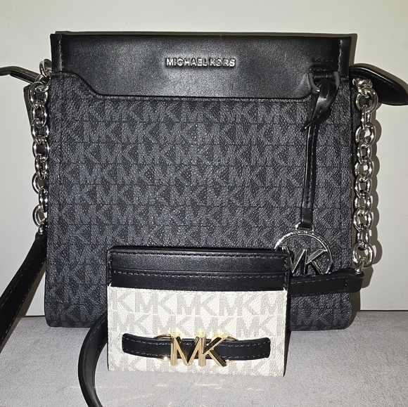 Michael Kors Handbags - Michael Kors‎ Graham North Messenger BlackBag W/ Card Wallet
